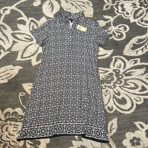 Max edition size medium dress. NWT super soft and stretchy. V neck.